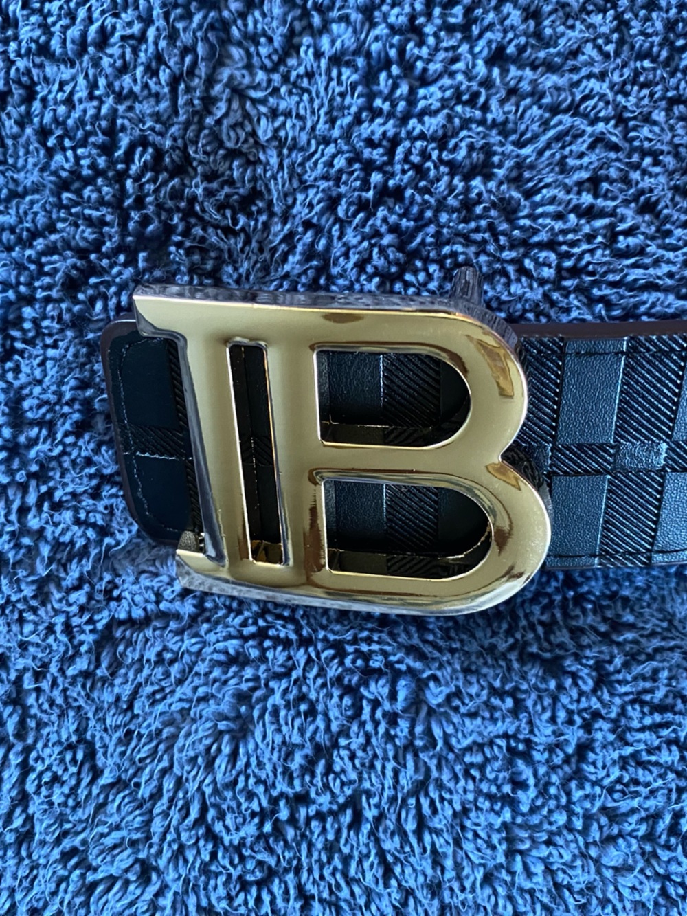 Flat Gold Burberry “B” Buckle on Reversible or Classic Print Belt. 120cm